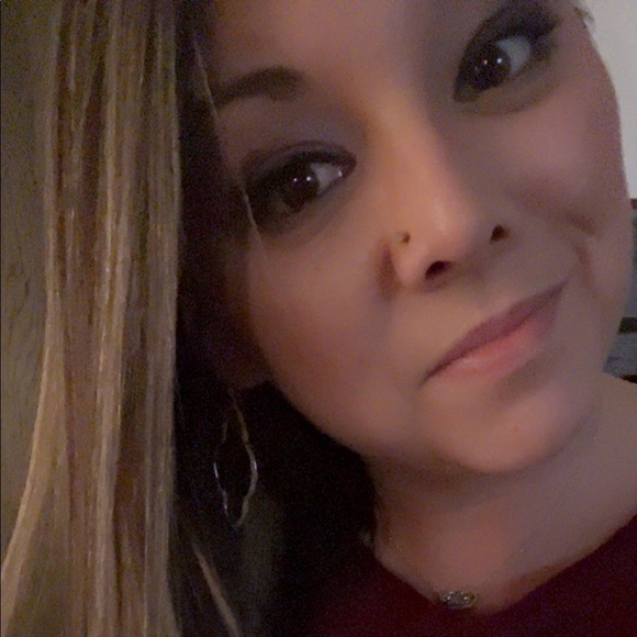 Meet your Posher, Sara - Picture 2 of 5